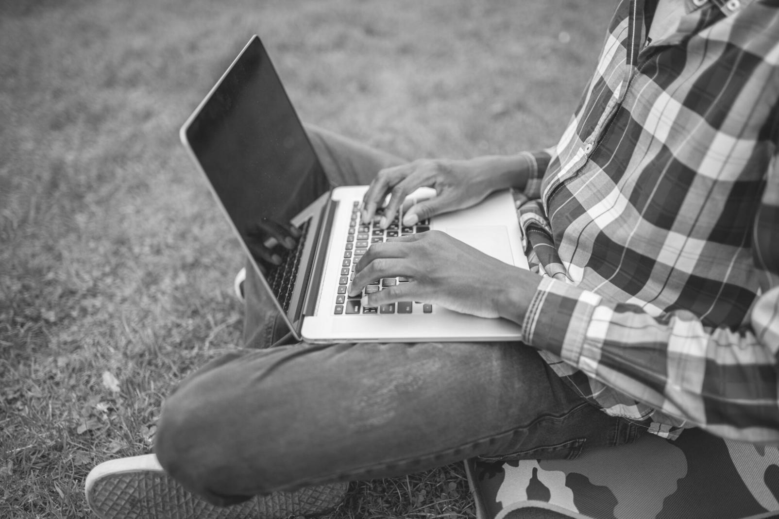 denavixolra Team bei Programmplanung